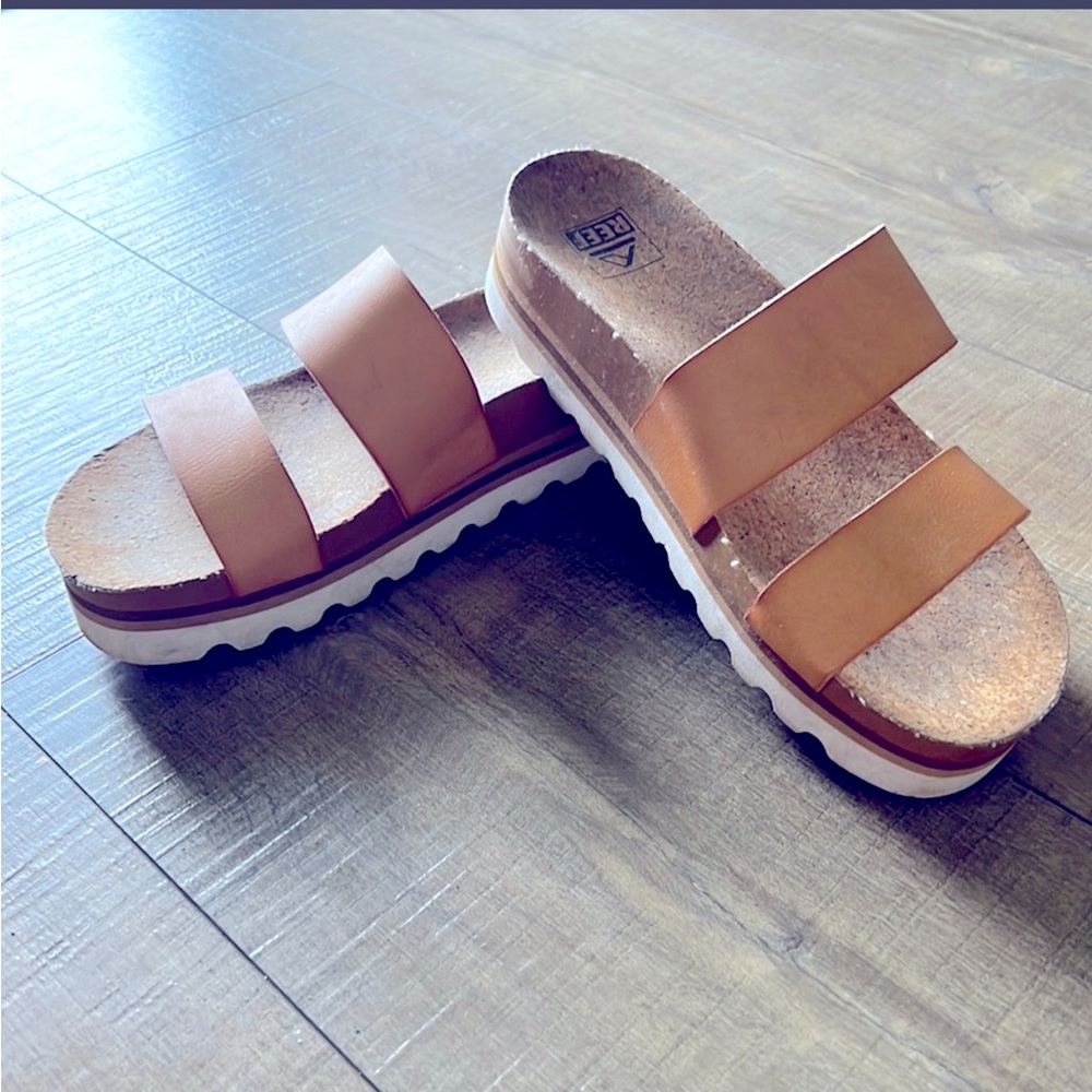 Reef Cushion Vista HI size 7 wedge sandals tan beige hiking vegan leather cork
